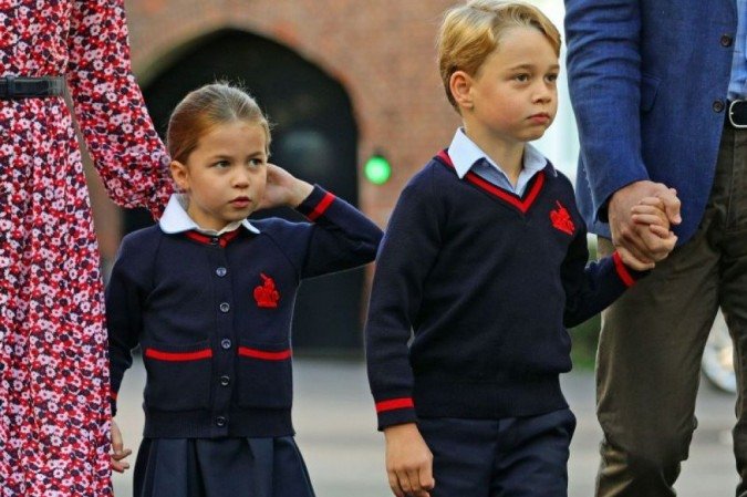 George e Charlotte a caminho da escola