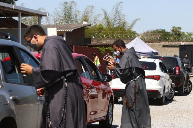A benção dos animais ocorre neste domingo (4/10), por drive-thru