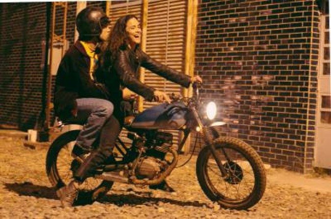 O filme Eduardo & Mônica chega às telas, depois de uma série de adiamentos motivados pelos efeitos da pandemia
