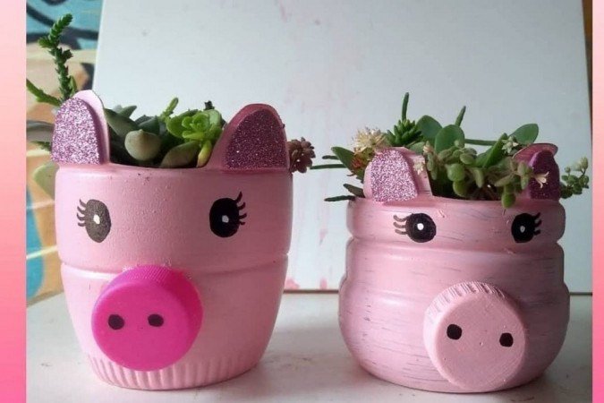 Suculentas e cactos em vasos personalizados e reciclados, da Preciosas Suculentas (R$ 15) 