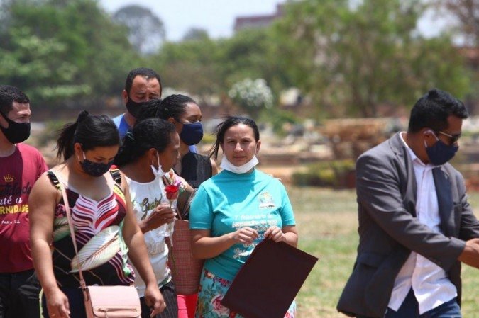 Pastor foi assassinado enquanto rezava no altar 