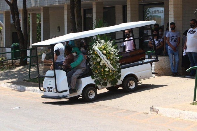 Pastor foi assassinado enquanto rezava no altar 