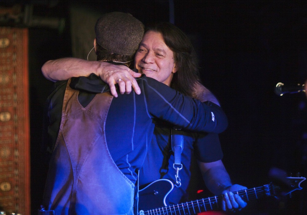 Eddie Van Halen: relembre os maiores sucessos do icônico guitarrista