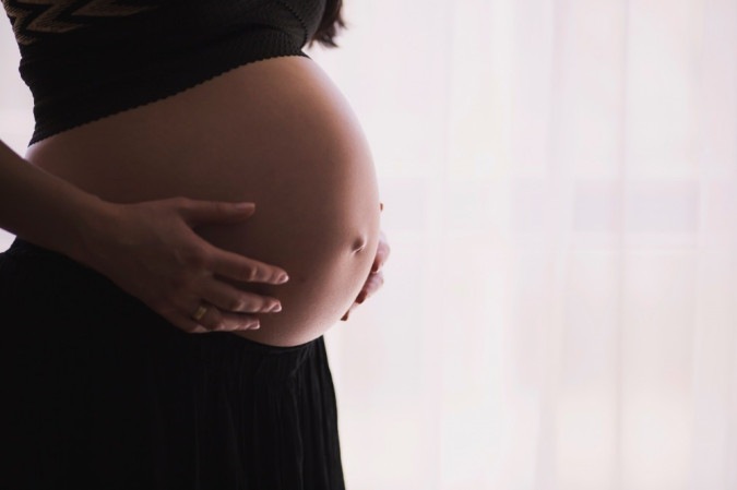 Segundo o processo, os empregadores tiraram os bancos da empresa para as mulheres não descansarem - (crédito: Universidade de Melbourne/Divulgação) Segundo o processo, os empregadores tiraram os bancos da empresa para as mulheres não descansarem - (crédito: Universidade de Melbourne/Divulgação)
