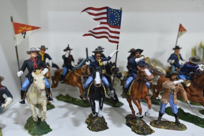 09/10/2020 Crédito: Minervino Júnior/CB/D.A Press. Brasil.  Brasilia - DF. Colecionador de brinquedos do velho oeste. Paulo Tosta Júnior