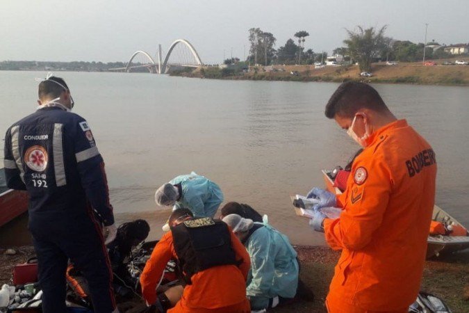 Mesmo após a equipe tentar reanimar a vítima da Ponte JK, ela não resistiu e faleceu