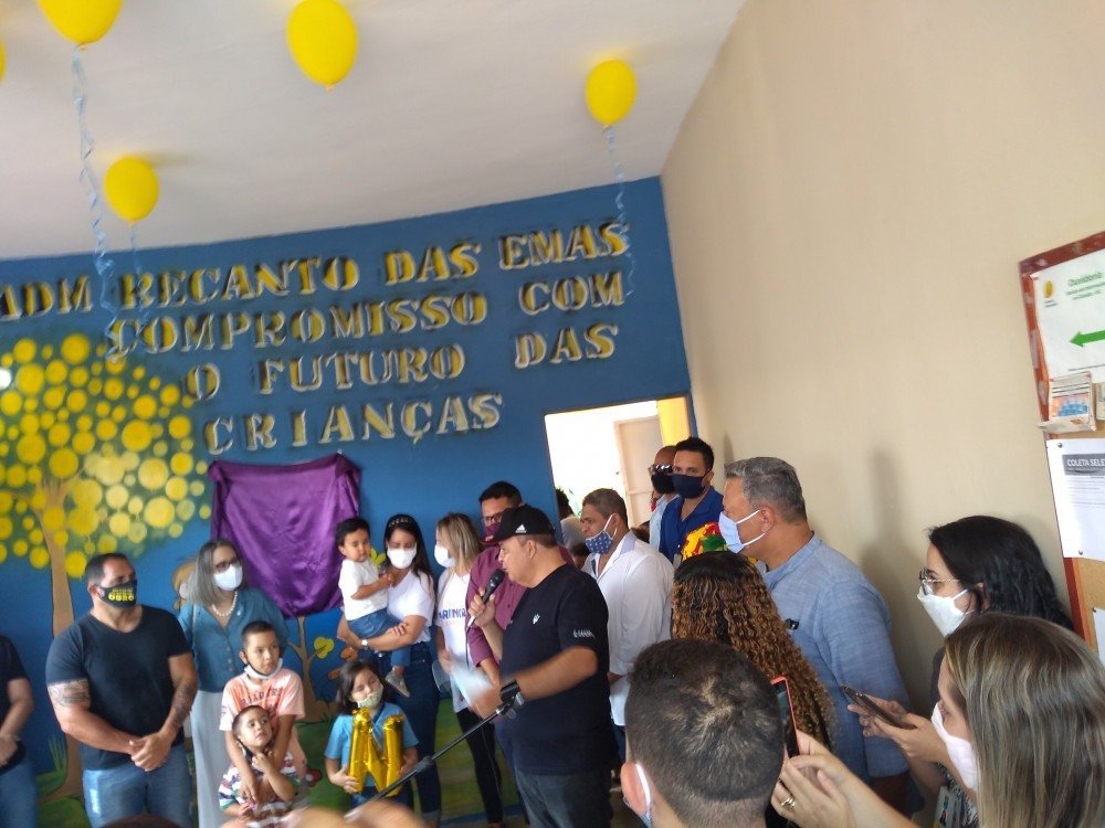 Recanto das Emas recebe placa de reconhecimento pelos investimentos em ações à valorização da primeira infância. 