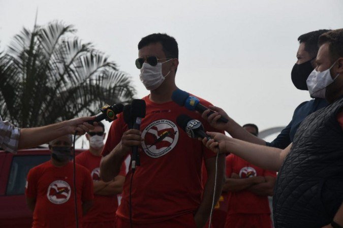 Corpo de Bombeiros encontrou corpo de jovem desaparecido no Lago Panorá, na altura da ponte -  (crédito: Ed Alves)