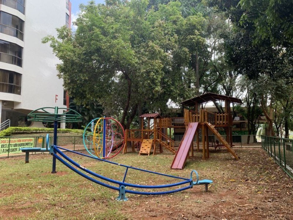  Os moradores dos Blocos D, E, K e I se reuniram e reformaram um dos parquinhos da Quadra 116 Norte.