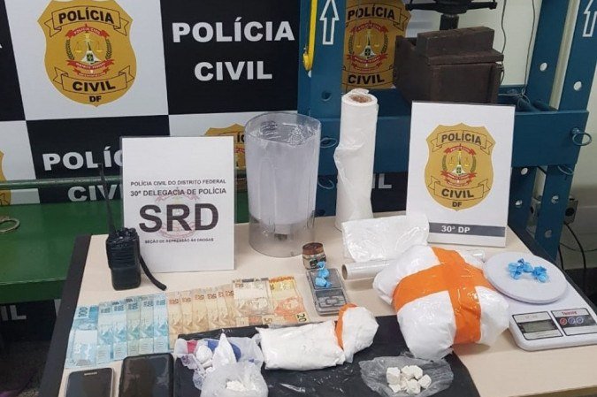 Produtos apreendidos por agentes da 30ª Delegacia de Polícia (São Sebastião) - (crédito: PCDF/Divulgação) Produtos apreendidos por agentes da 30ª Delegacia de Polícia (São Sebastião) - (crédito: PCDF/Divulgação)