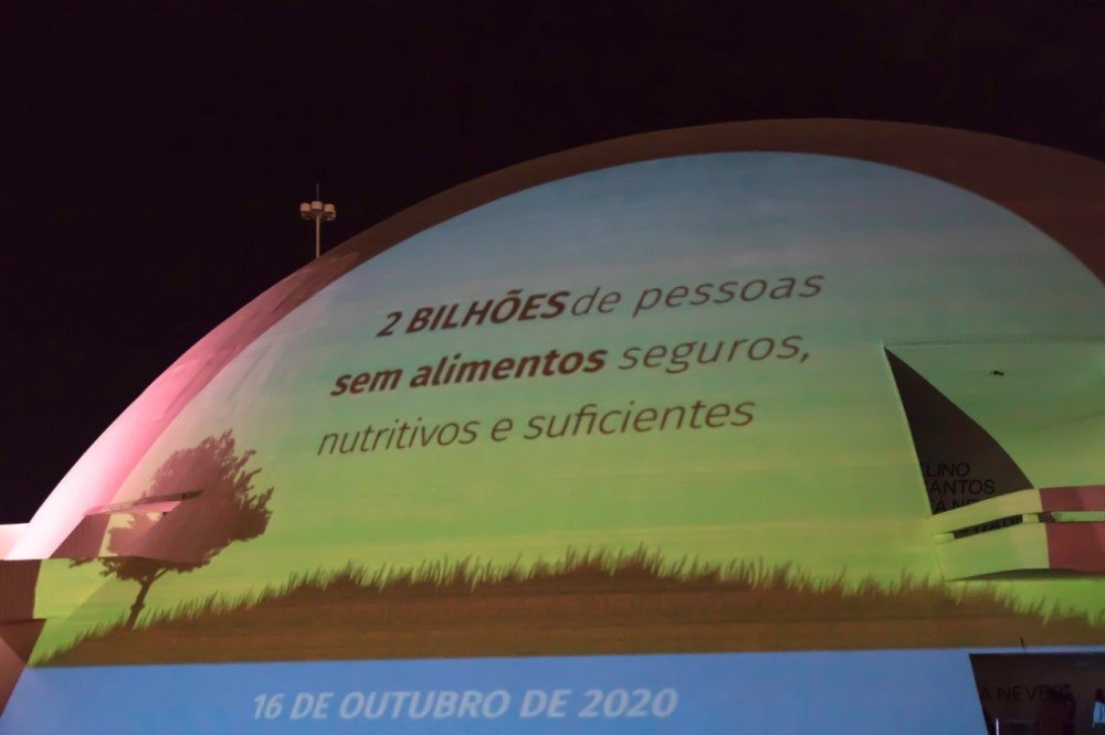 As projeções têm como objetivo chamar a atenção para a forma de se alimentar