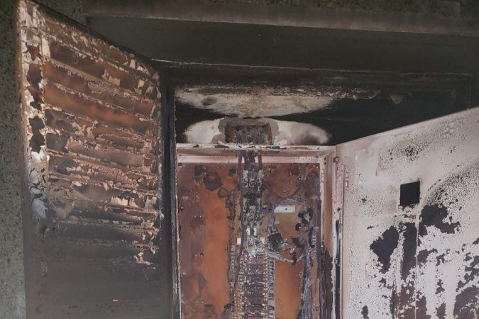 A causa das chamas teria sido um curto-circuito na casa de máquinas do Hospital Santa Lúcia Norte