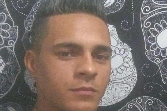 A polícia divulgou a imagem de Rener da Silva Lopes para ajudar na localização - (crédito: PCDF/Divulgação) A polícia divulgou a imagem de Rener da Silva Lopes para ajudar na localização - (crédito: PCDF/Divulgação)