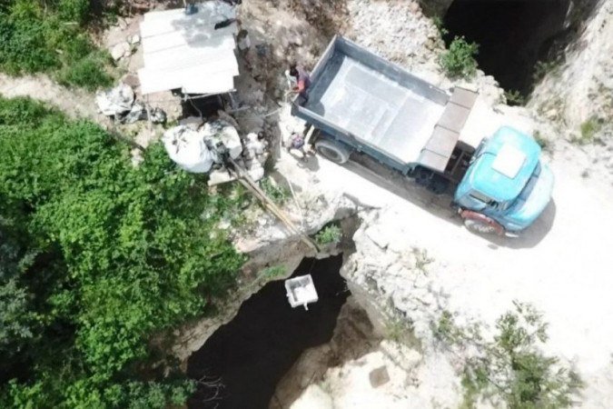 Nos túneis de extração da caulim, alguns de até 40 metros de profundidade, não havia planos de emergência para eventuais acidentes dos trabalhadores, que ficaram conhecidos como 