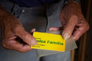 Pagamentos do DF Sem Miséria começou a ser pago pelo governo -  (crédito: Ana Nascimento/CCE)