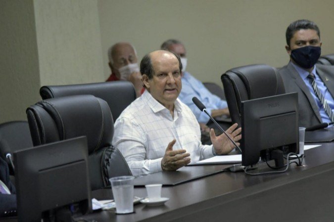Francisco Maia, presidente da Fecomércio-DF, durante reunião com empresários nesta quarta-feira (21/10) - (crédito: Cristiano Costa/Fecomércio-DF) Francisco Maia, presidente da Fecomércio-DF, durante reunião com empresários nesta quarta-feira (21/10) - (crédito: Cristiano Costa/Fecomércio-DF)