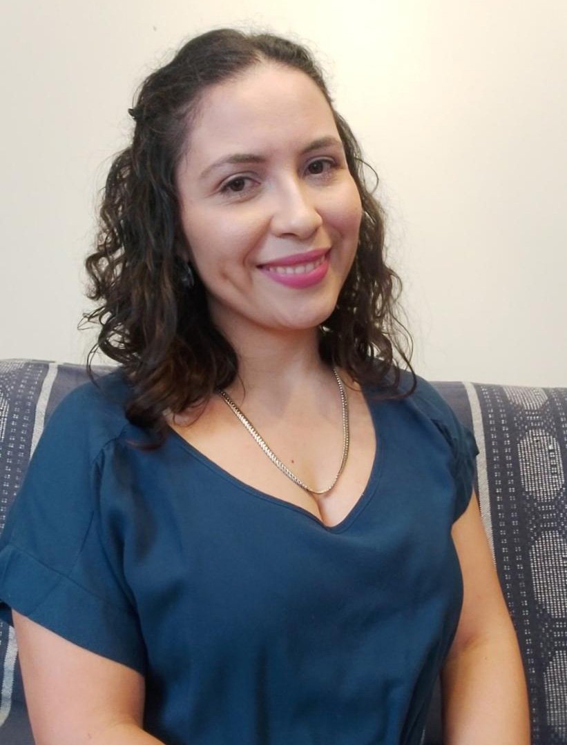 Priscila Arquelau é farmacêutica e ministra a disciplina de estágio na Faculdade Anhanguera