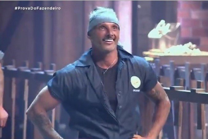 Regra mal explicada ao público levou a questionamentos sobre vitória de Juliano em prova de A fazenda -  (crédito: Twitter/ Reprodução)