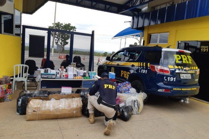 PRF apreendeu R$ 150 mil em mercadorias ilegais vindas do Paraguai