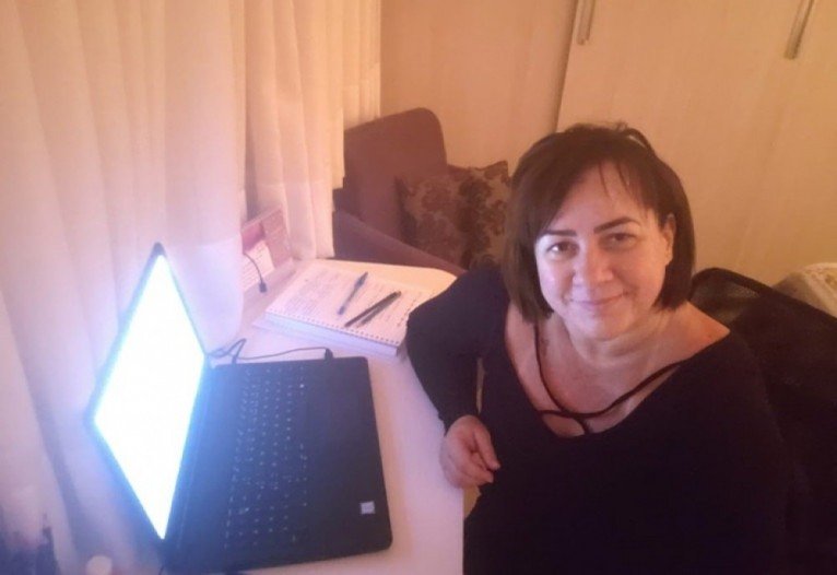 Marta cursa duas graduações a distância