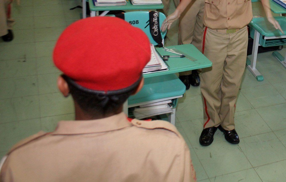 Professores do DF e três estados relatam censura em colégios militares