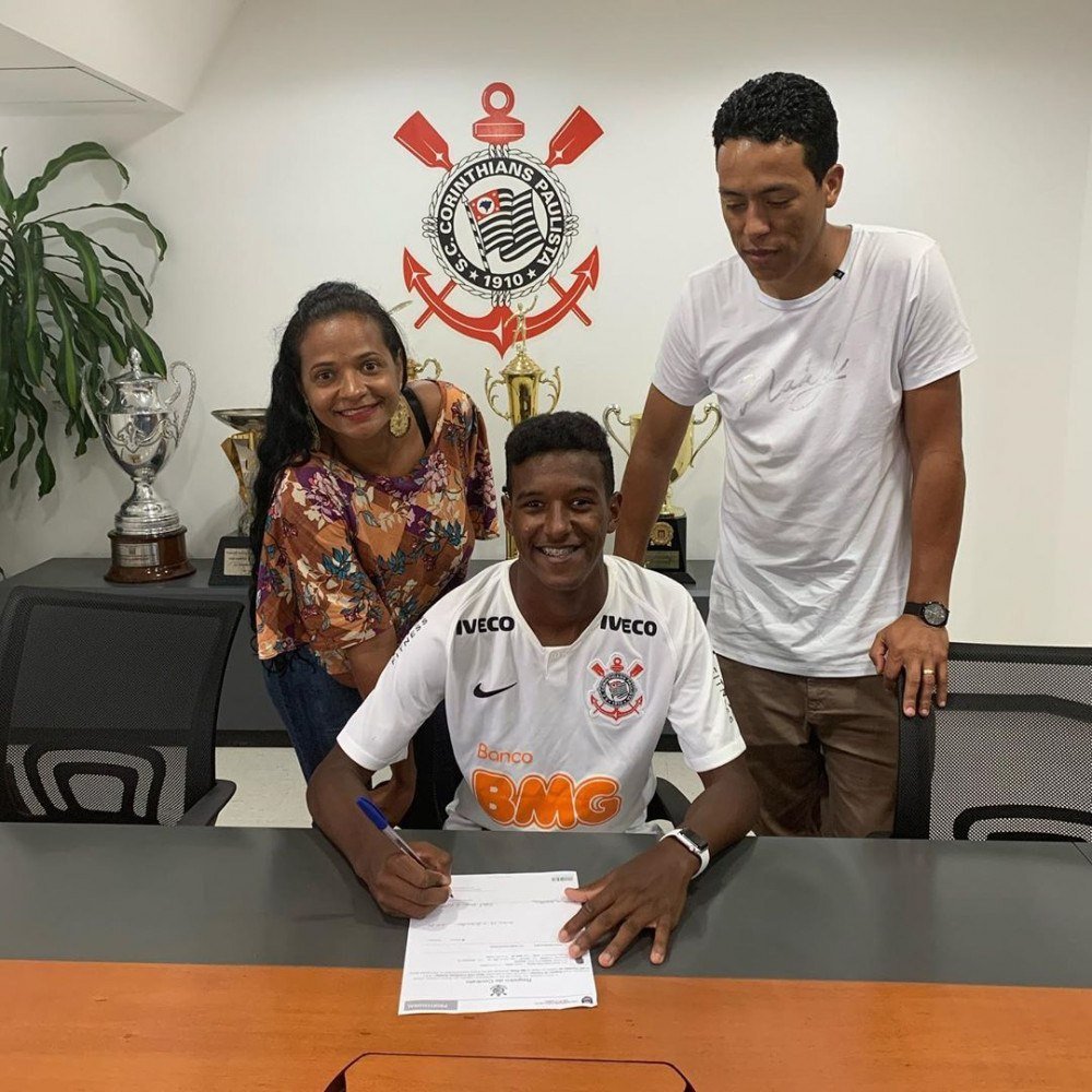 Robert Renan pode ser campeão contra o clube que o revelou