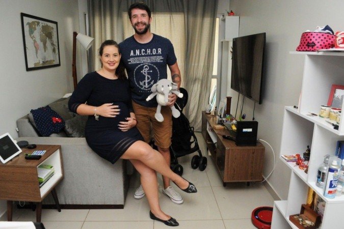 Casados há oito anos, Anna Emília e Ian não planejavam um filho para agora, mas estão felizes com a surpresa - (crédito: Marcelo Ferreira/CB/D.A.Press ) Casados há oito anos, Anna Emília e Ian não planejavam um filho para agora, mas estão felizes com a surpresa - (crédito: Marcelo Ferreira/CB/D.A.Press )