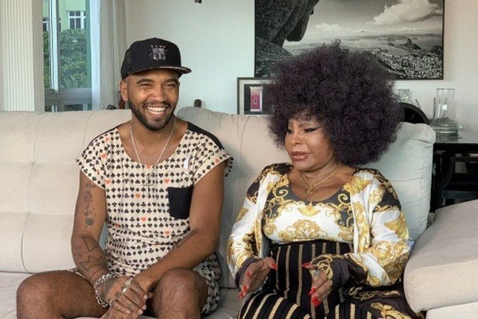 Elza Soares e Flávio Renegado em Get to know favela sounds and some favela artists, filme que será exibido no evento -  (crédito: Um Nome Comunicação/Divulgação)