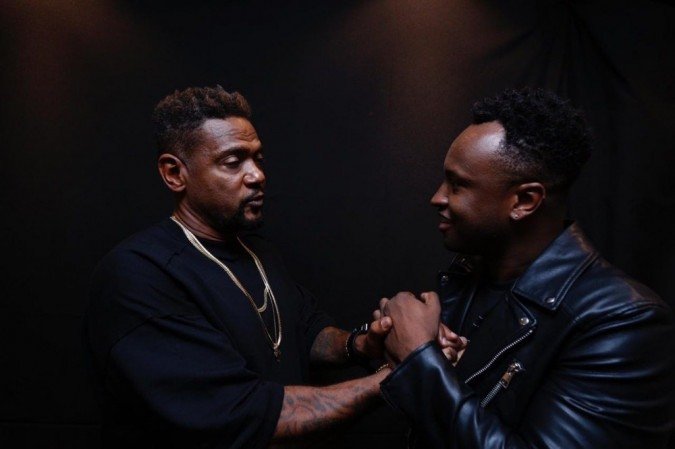 Edi Rock e Thiaguinho fazem parceria na faixa 'Um novo amanhã'. 