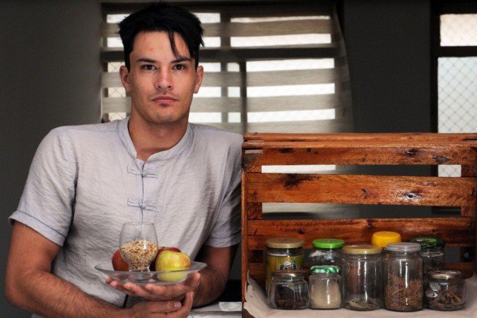 O médico Caio Elil passa períodos sem comer carne para se desintoxicar - (crédito: Marcelo Ferreira/CB/D.A.Press ) O médico Caio Elil passa períodos sem comer carne para se desintoxicar - (crédito: Marcelo Ferreira/CB/D.A.Press )