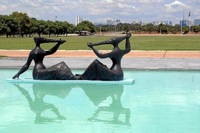 O Troféu Iaras, réplica de escultura localizada no Palácio da Alvorada, foi criado para homenagear mulheres extraordinárias - (crédito: Zuleika de Souza/CB/D.A Press) O Troféu Iaras, réplica de escultura localizada no Palácio da Alvorada, foi criado para homenagear mulheres extraordinárias - (crédito: Zuleika de Souza/CB/D.A Press)