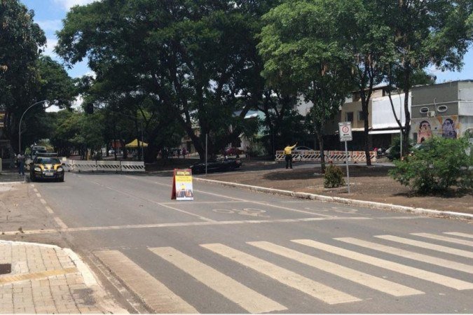 Mudança pretende dar mais mobilidade ao trânsito e facilitar o acesso às quadras 100 e 300. - (crédito: Divulgação/Detran-DF) Mudança pretende dar mais mobilidade ao trânsito e facilitar o acesso às quadras 100 e 300. - (crédito: Divulgação/Detran-DF)