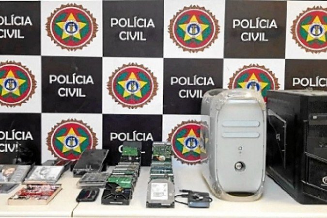 Apreensão do material durante a Operação Será, que agora passará pela perícia da polícia do Rio