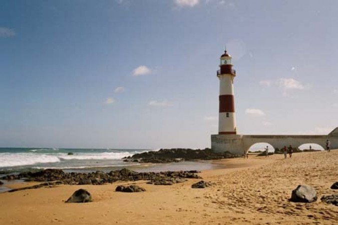 Praia de Itapuã - Salvador -  (crédito: Marília Almeida - Wikimedia)