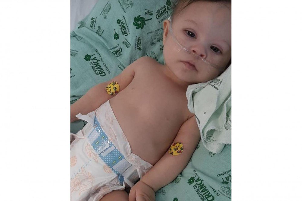 À espera de cirurgia, bebê Ana Vitória tem piora no quadro de saúde