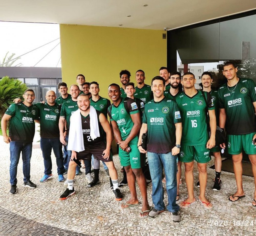 Brasília Vôlei masculino começa temporada com título no Super 4 Minas