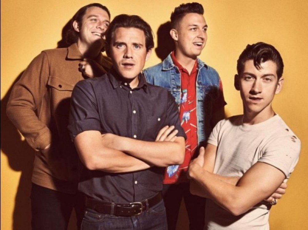 Novo álbum ao vivo da Arctic Monkeys terá lucro revertido para ONG