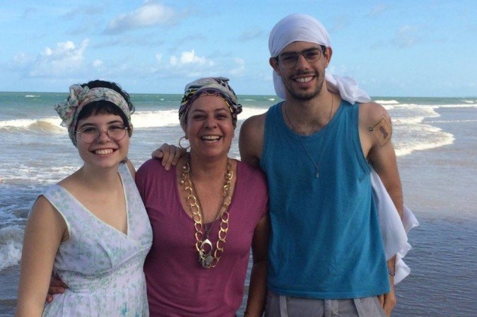 Renata e Flora abraçaram a causa defendida pelo filho e irmão, Raul Aragão, morto enquanto pedalava na L2 Norte: "Éramos uma cooperativa" 