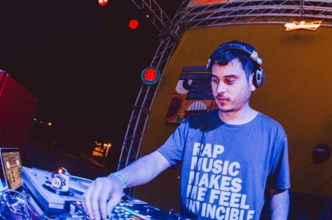 Hugo Drop quer ver todo mundo fantasiado nas pistas - (crédito: Pixelizando Produções/Divulgação) Hugo Drop quer ver todo mundo fantasiado nas pistas - (crédito: Pixelizando Produções/Divulgação)
