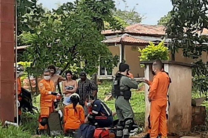 A menina foi levada ao HRS com sinais vitais - (crédito: CBMDF/Divulgação) A menina foi levada ao HRS com sinais vitais - (crédito: CBMDF/Divulgação)