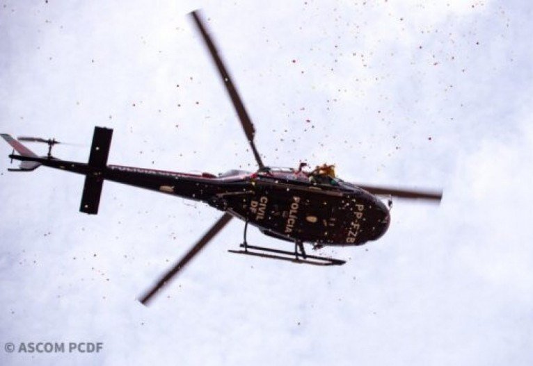 A homenagem ocorreu em frente ao prédio da direção-geral da PCDF