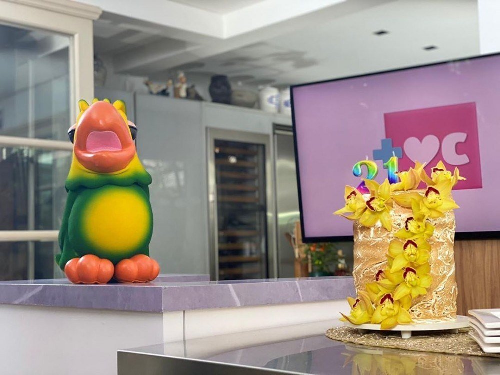 Tom Veiga como Louro José