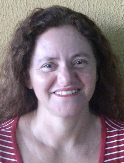 "Por alguns momentos, o medo veio, mas, aprendi que a vida &eacute; muito fr&aacute;gil e eu estou na limpeza do hospital por um motivo: a vida do pr&oacute;ximo" Francisca Joana da Costa, encarregada de servi&ccedil;os gerais num hospital