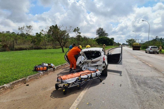 As vítimas estavam em um Ford Fiesta branco