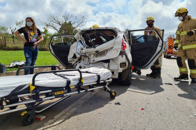 As vítimas estavam em um Ford Fiesta branco