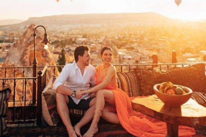 Junior Mendonza e Flávia Pavanelli ficaram oito meses noivos -  (crédito: Reprodução/Instagram)