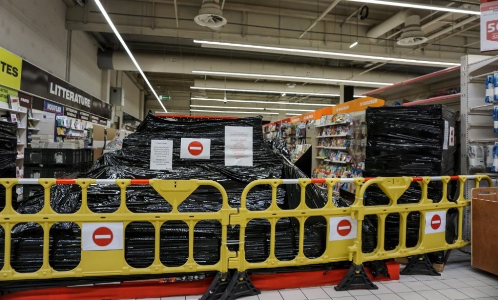 Franca Proibe Venda De Livros Em Supermercados Durante O Novo Confinamento