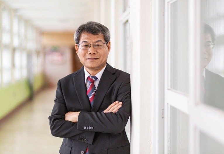 O sul-coreano Jeong-hyun Yun
