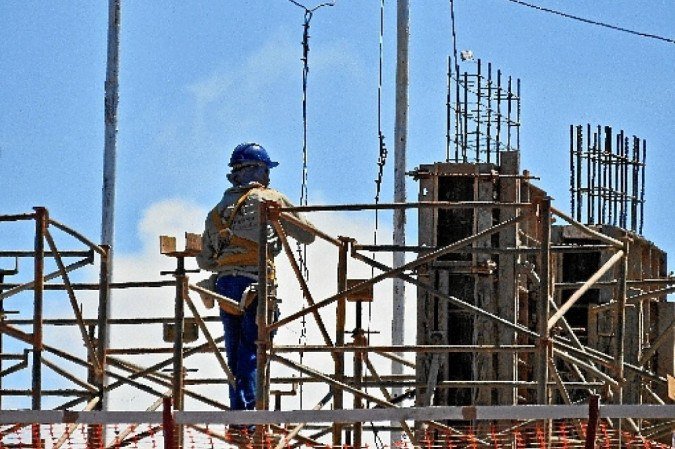 Setores como o da construção civil ganharão incentivo com a renegociação de dívidas fiscais proposta pelo Refis aprovado na Câmara
