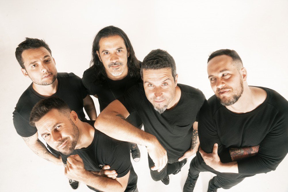 Banda brasileira Ego Kill Talent lança EP ao vivo; Ouça